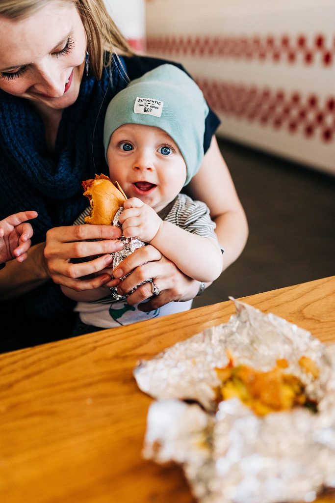 mom and boys photo session at five guys