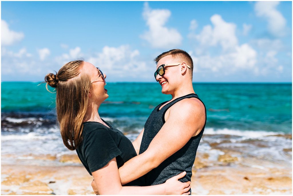 natural couples photos on the beach